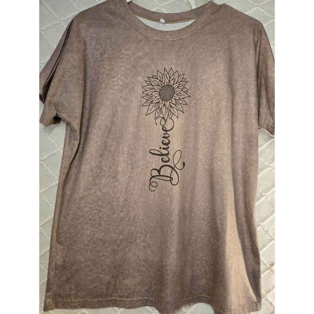 Women's Unbranded Brown Short Sleeve Tee with Sunflower Graphic, Size L - Picture 2 of 5